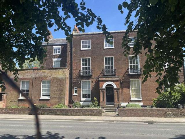 2 Bedroom Apartment Flat