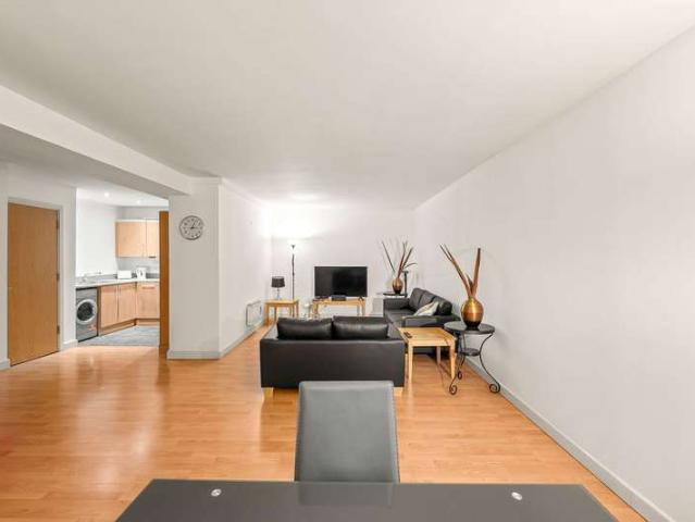 2 Bedroom Apartment Flat