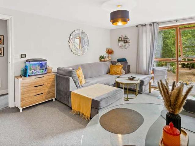 2 Bedroom Apartment Flat