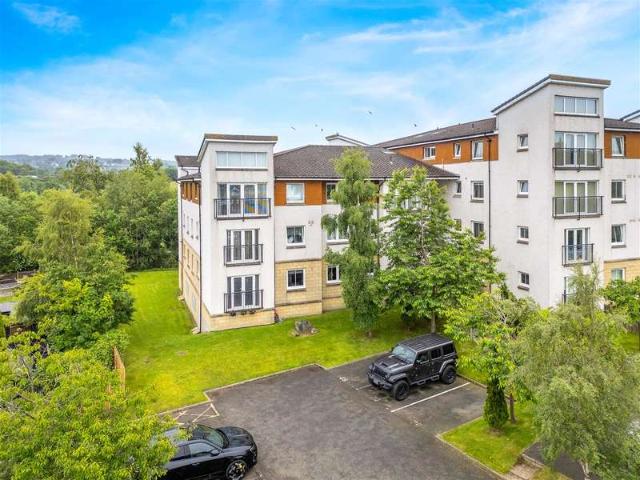 2 Bedroom Apartment Flat