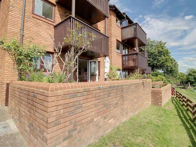 2 Bedroom Apartment Flat