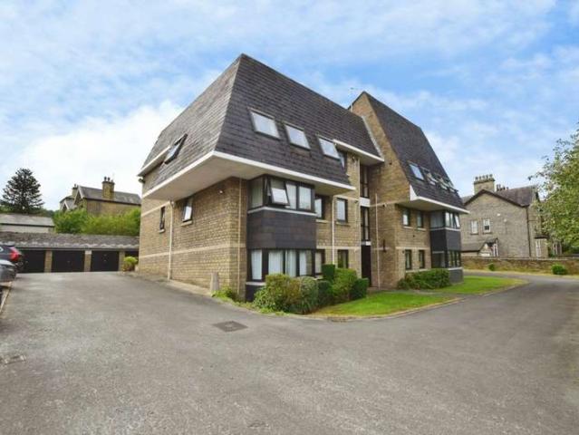 2 Bedroom Apartment Flat
