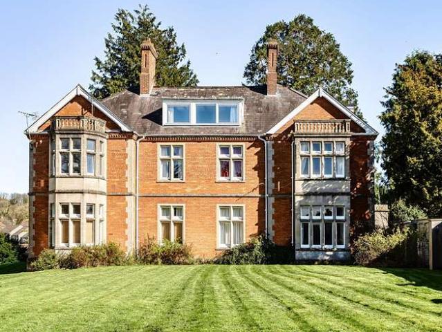 2 Bedroom Apartment Flat