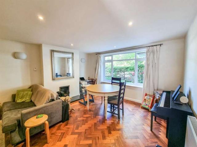 2 Bedroom Apartment Flat