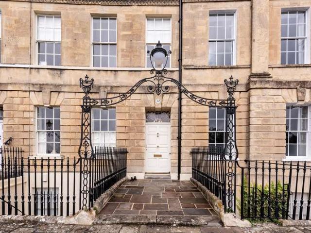 2 Bedroom Apartment Flat