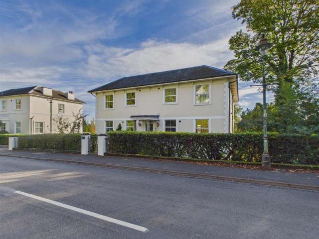 2 Bedroom Apartment Flat