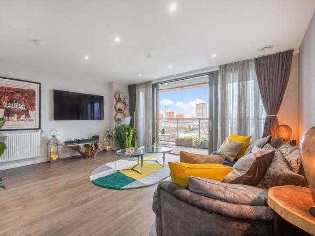 2 Bedroom Apartment Flat