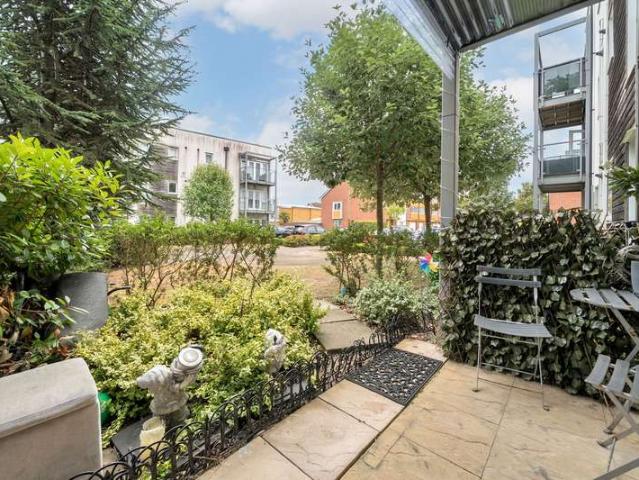 2 Bedroom Apartment Flat