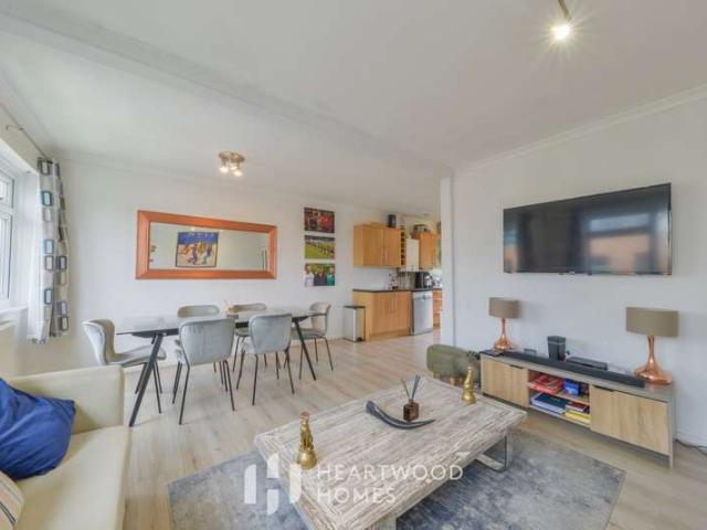 2 Bedroom Apartment Flat