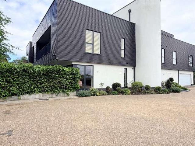 2 Bedroom Apartment Flat