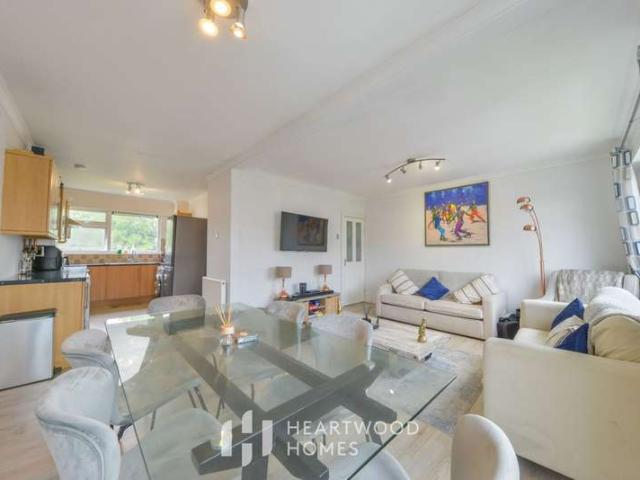 2 Bedroom Apartment Flat