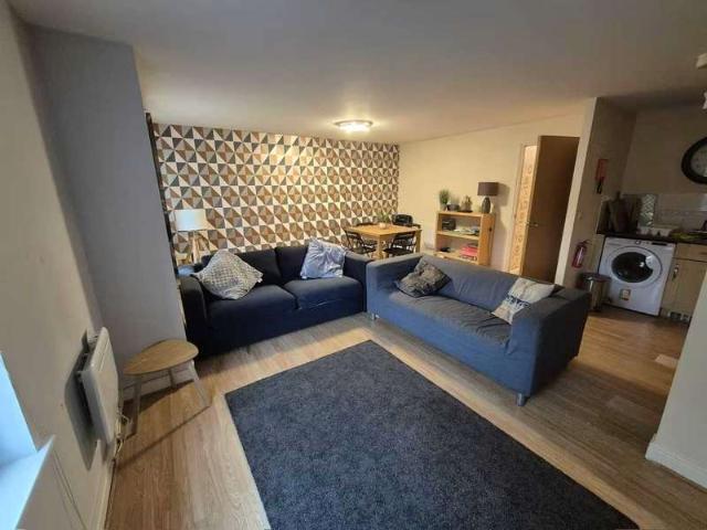 2 Bedroom Apartment Flat