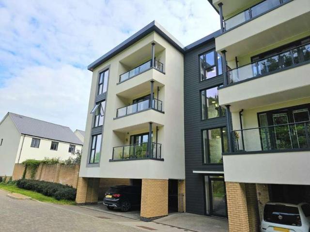 2 Bedroom Apartment Flat