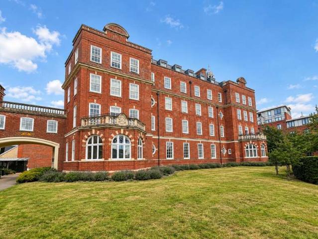 2 Bedroom Apartment Flat