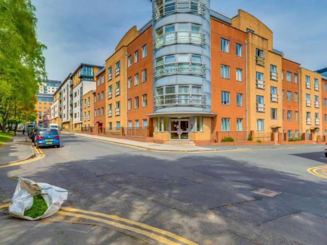 2 Bedroom Apartment Flat