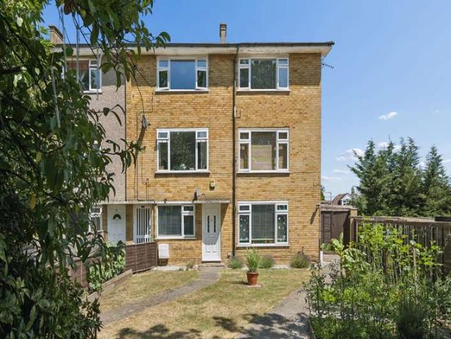 2 Bedroom Maisonette Flat