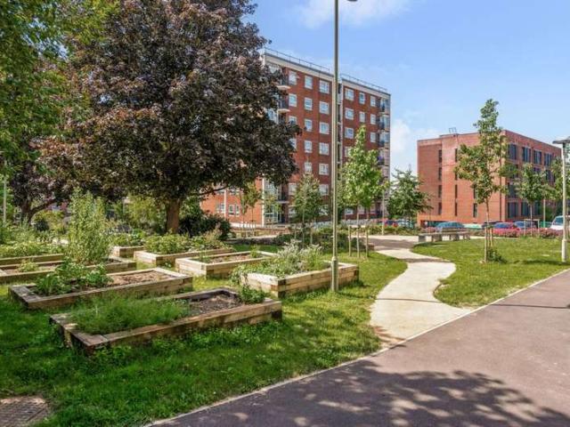 2 Bedroom Apartment Flat