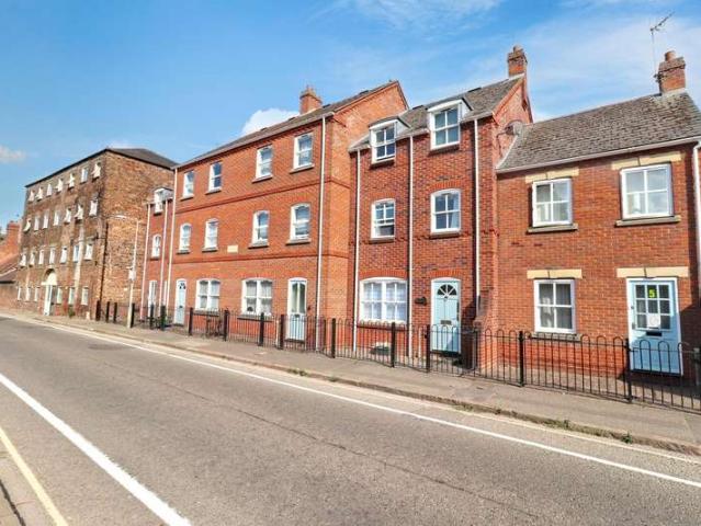 2 Bedroom Apartment Flat
