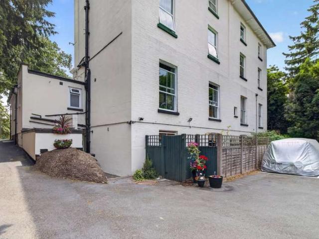 2 Bedroom Apartment Flat