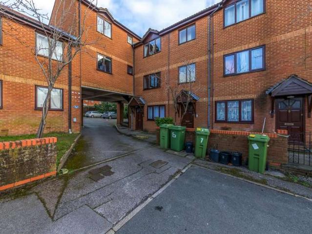 2 Bedroom Apartment Flat