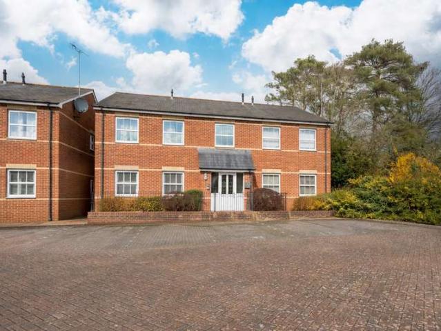 2 Bedroom Apartment Flat