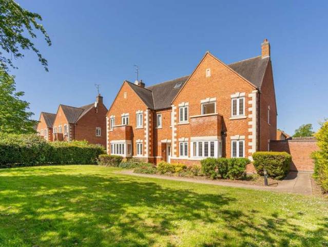2 Bedroom Apartment Flat