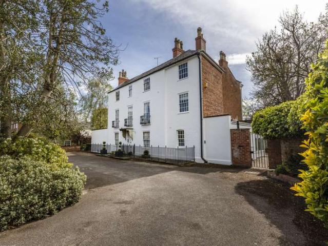 2 Bedroom Apartment Flat