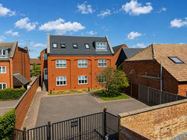 2 Bedroom Apartment Flat