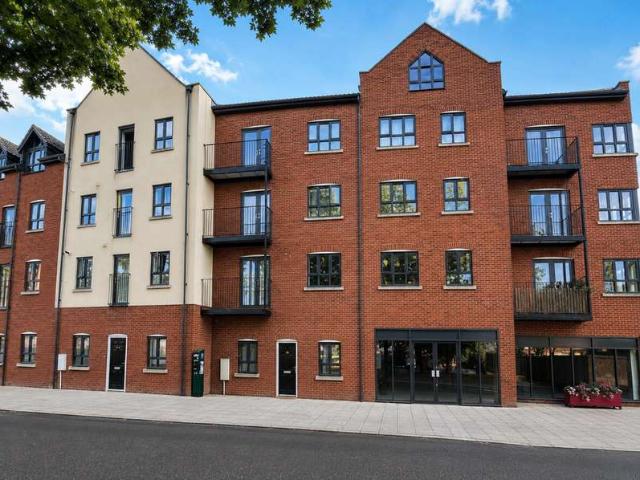 2 Bedroom Apartment Flat
