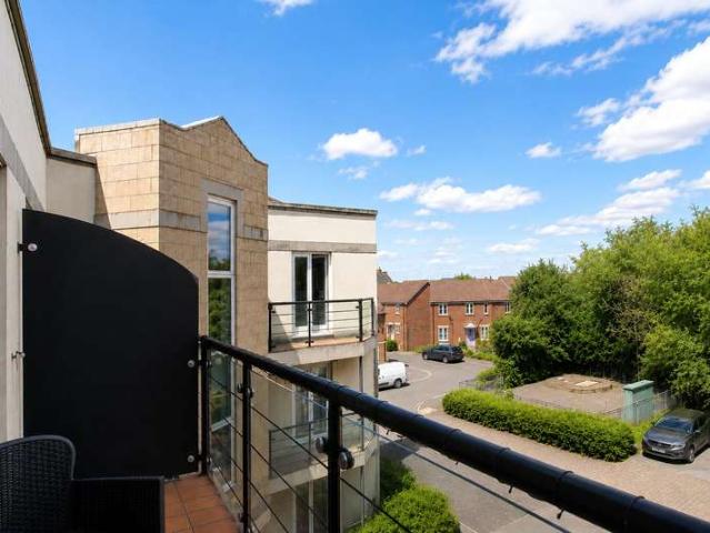 2 Bedroom Apartment Flat