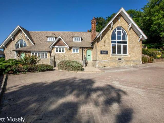 2 Bedroom Apartment Flat