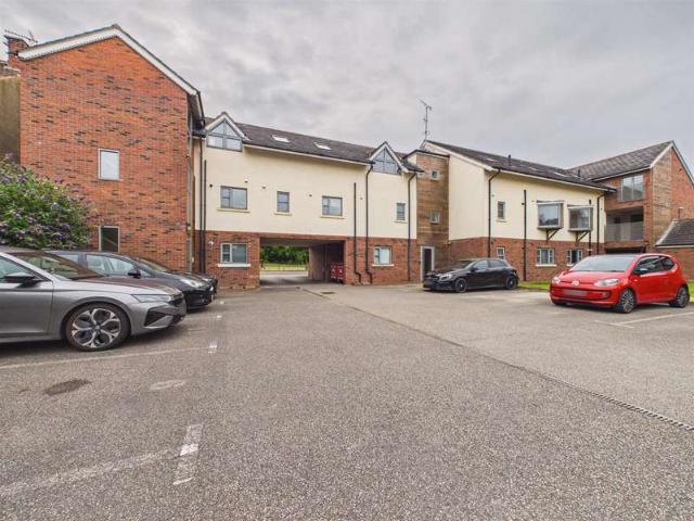 2 Bedroom Apartment Flat