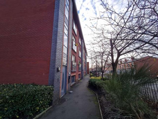 2 Bedroom Apartment Flat