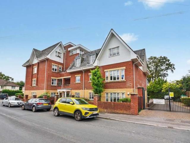 2 Bedroom Apartment Flat