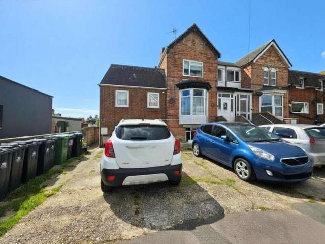 2 Bedroom Apartment Flat