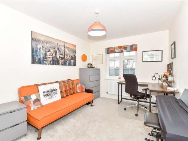 2 Bedroom Apartment Flat