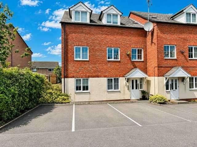 2 Bedroom Apartment Flat