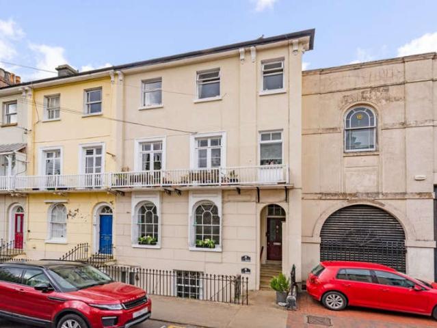 2 Bedroom Apartment Flat
