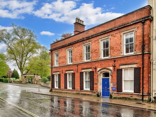 2 Bedroom Apartment Flat