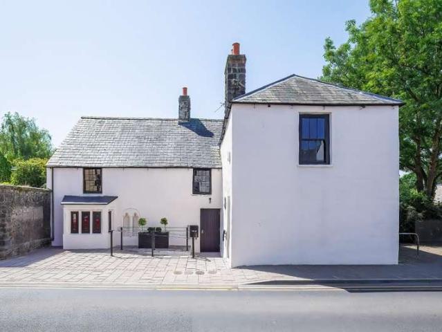 2 Bedroom Apartment Flat