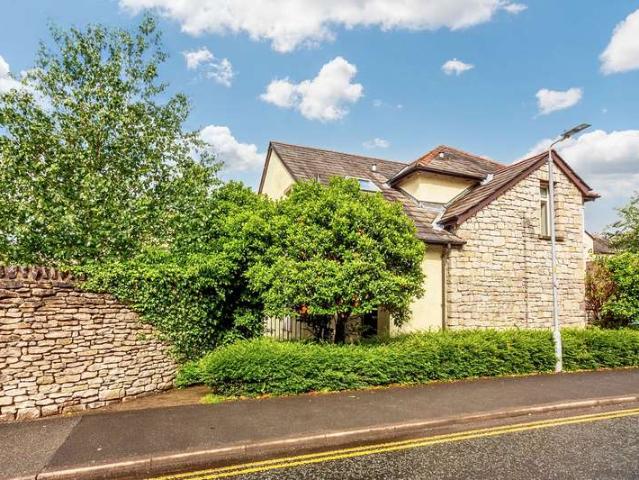 2 Bedroom Apartment Flat
