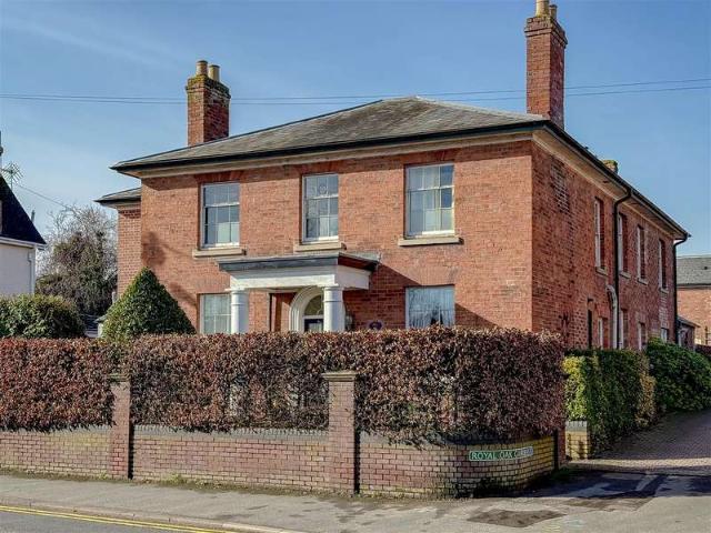 2 Bedroom Apartment Flat
