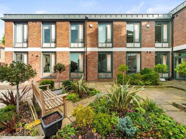 2 Bedroom Apartment Flat