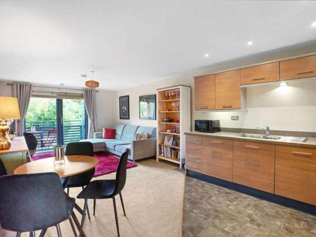 2 Bedroom Apartment Flat