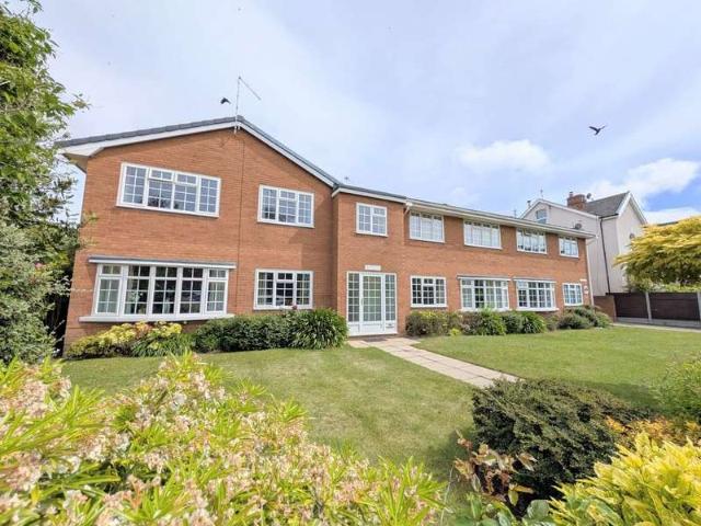2 Bedroom Apartment Flat