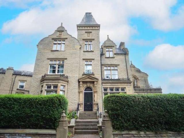2 Bedroom Apartment Flat
