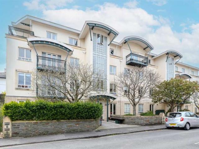 2 Bedroom Apartment Flat