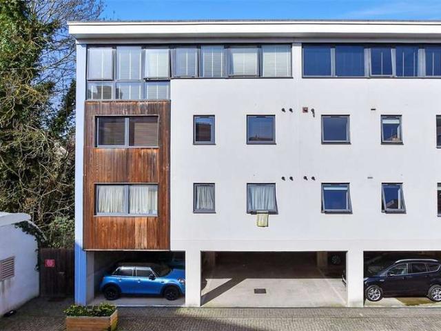 2 Bedroom Apartment Flat