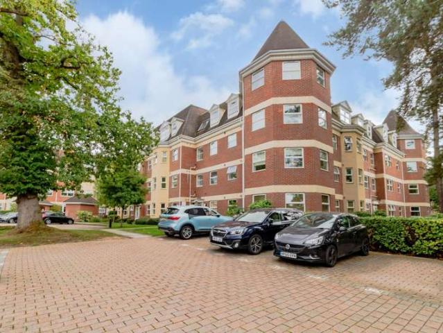 11 Bedroom Apartment Flat