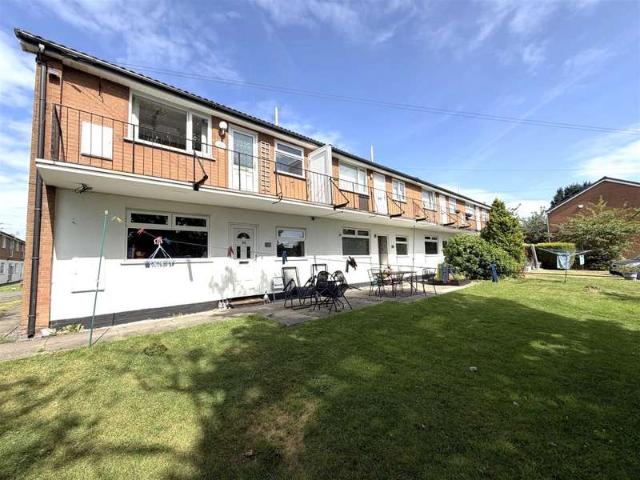 2 Bedroom Apartment Flat